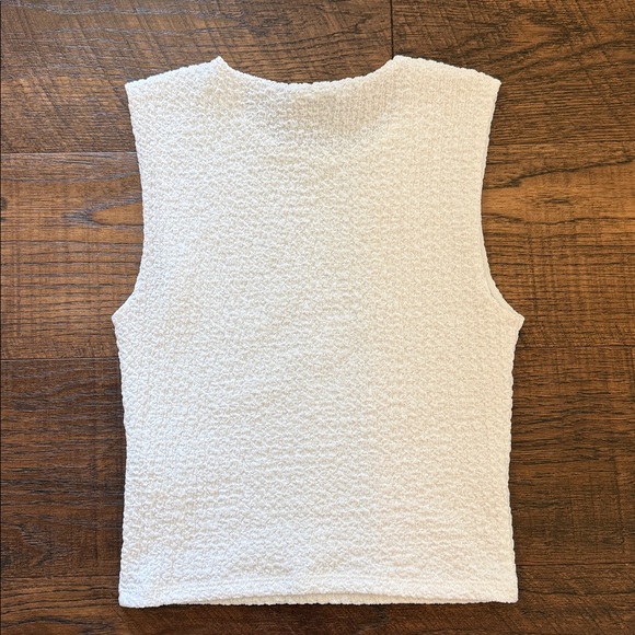 Abercrombie & Fitch Textured Tank - Picture 2 of 3